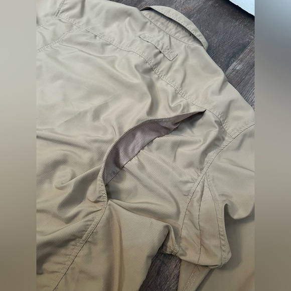 Duluth Trading Shirt Mens XL Tan Dry On The Fly Hybrid Hiking Snap - Picture 6 of 8